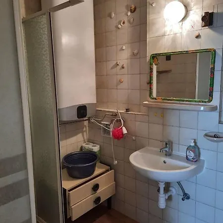 Irisz Vendeghaz Eğri